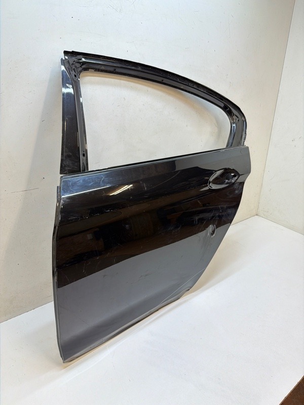 Дверь задняя левая