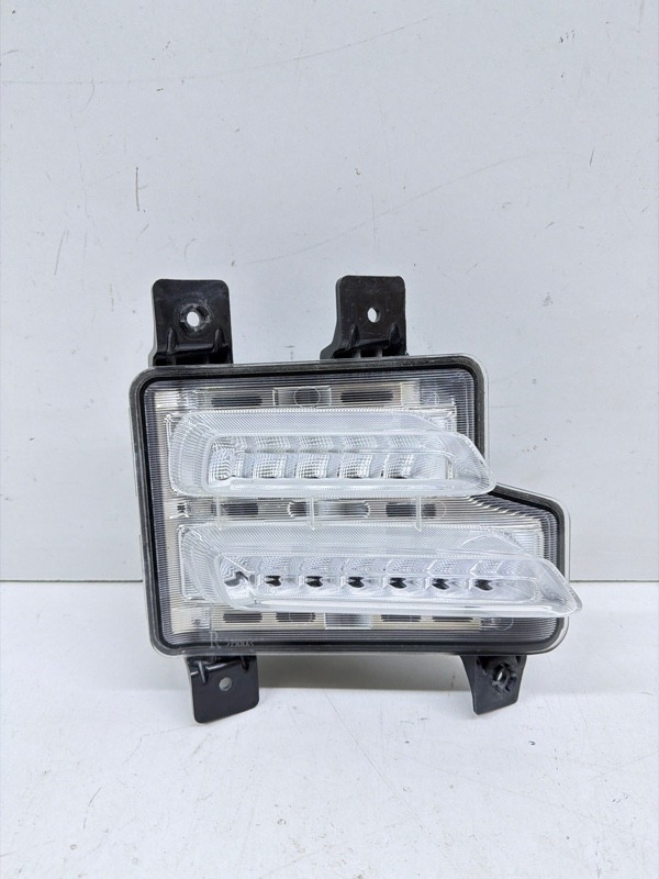 Фара противотуманная правая