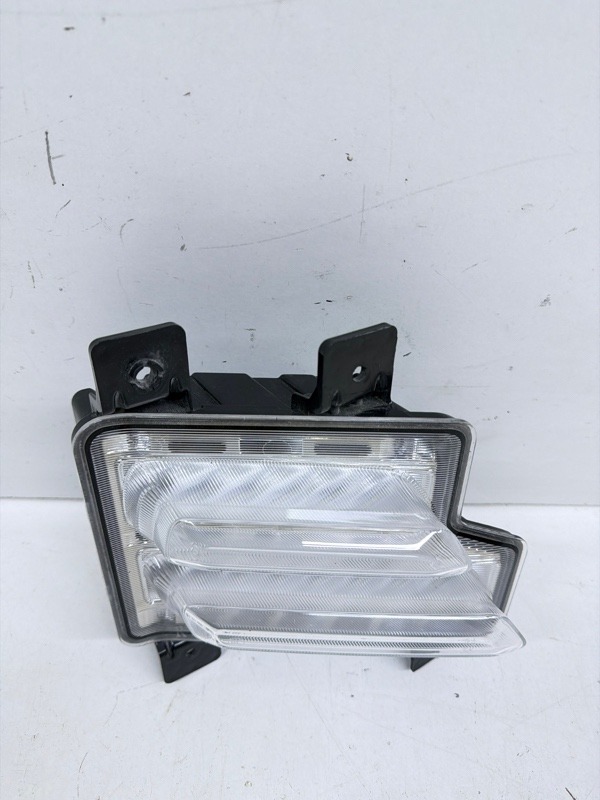 Фара противотуманная правая