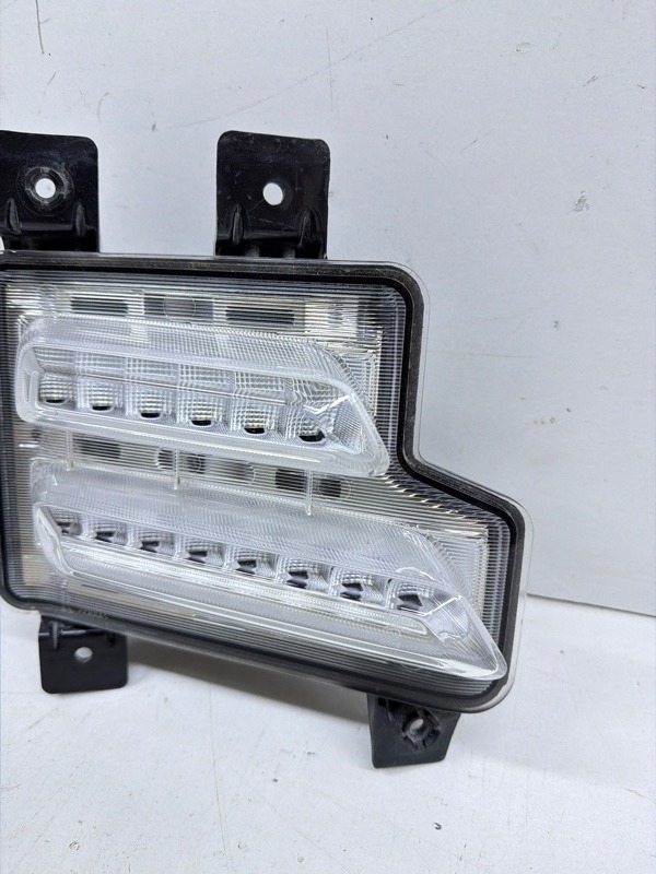 Фара противотуманная правая