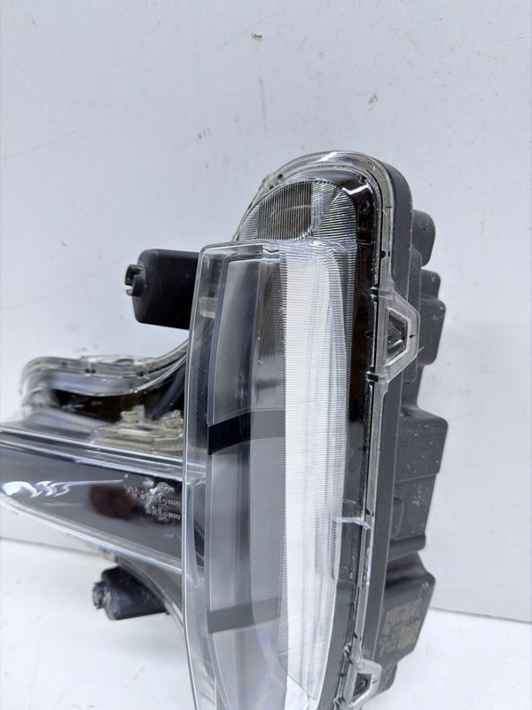 Фара противотуманная левая