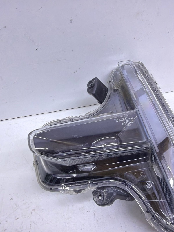 Фара противотуманная левая