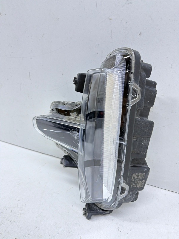 Фара противотуманная левая