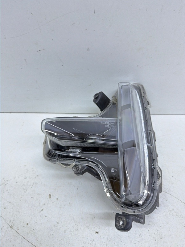 Фара противотуманная левая