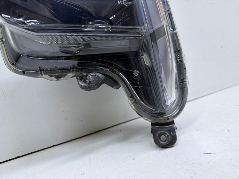 Фара противотуманная левая