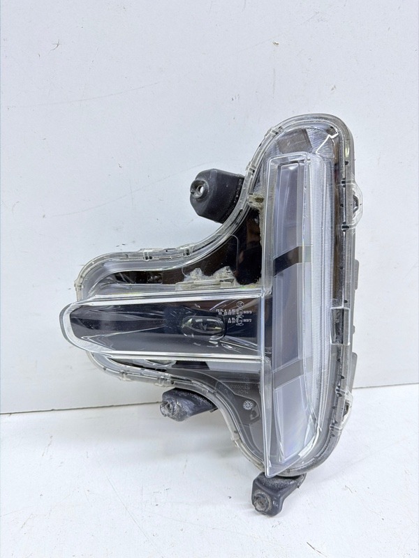 Фара противотуманная левая