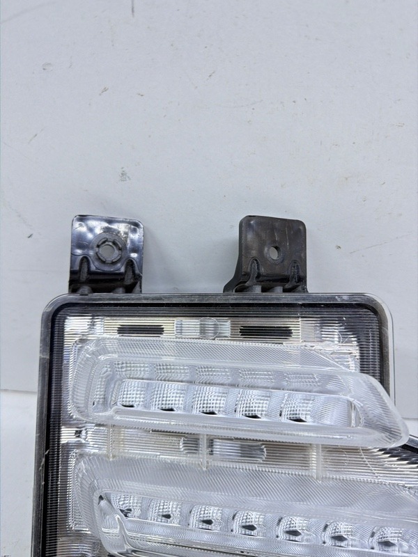 Фара противотуманная правая