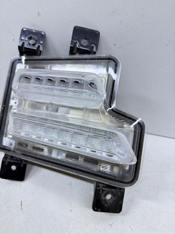 Фара противотуманная правая