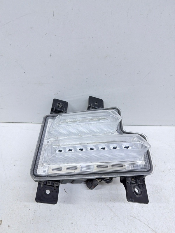 Фара противотуманная правая