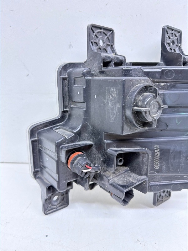 Фара противотуманная правая