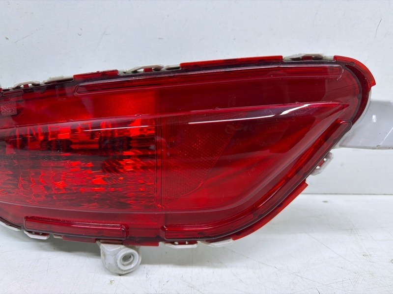 Фара противотуманная левая