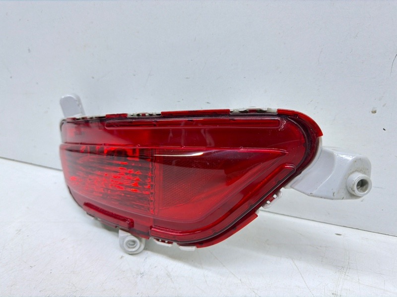 Фара противотуманная левая