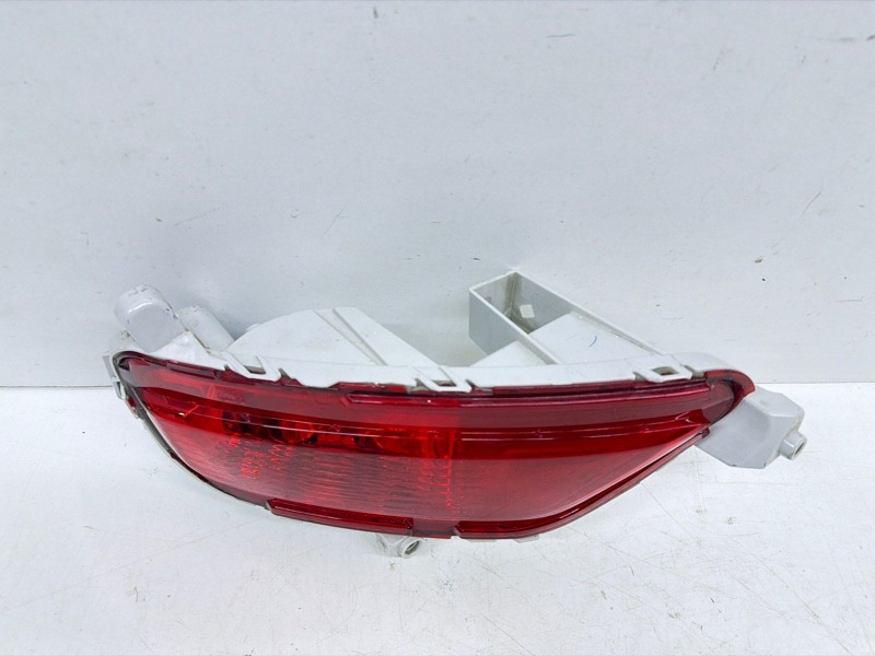 Фара противотуманная левая