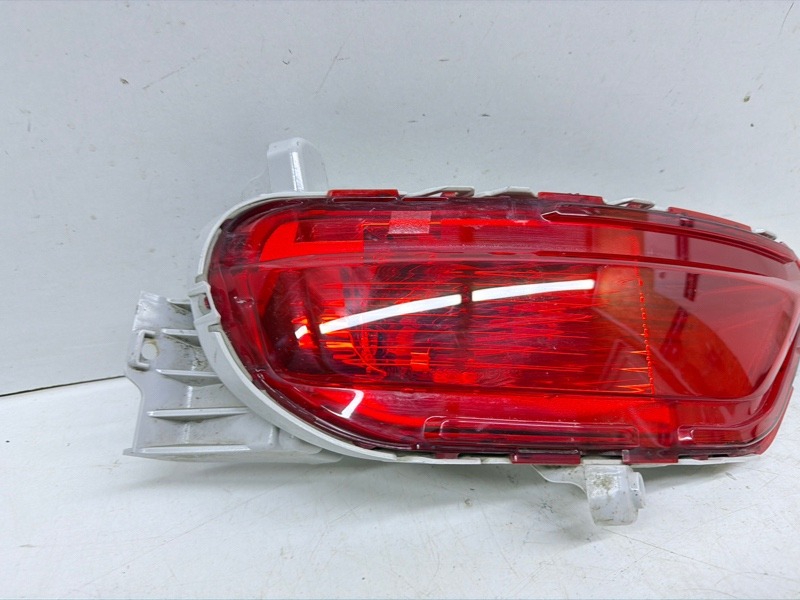 Фара противотуманная левая