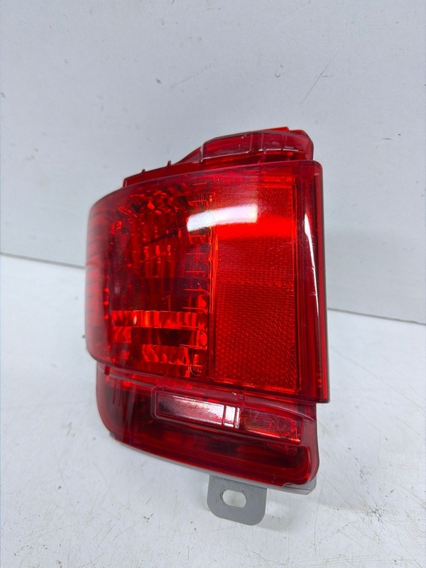 Фара противотуманная левая