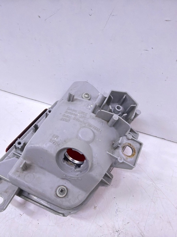 Фара противотуманная левая