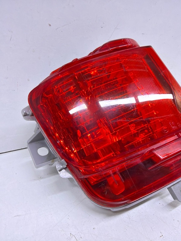 Фара противотуманная левая