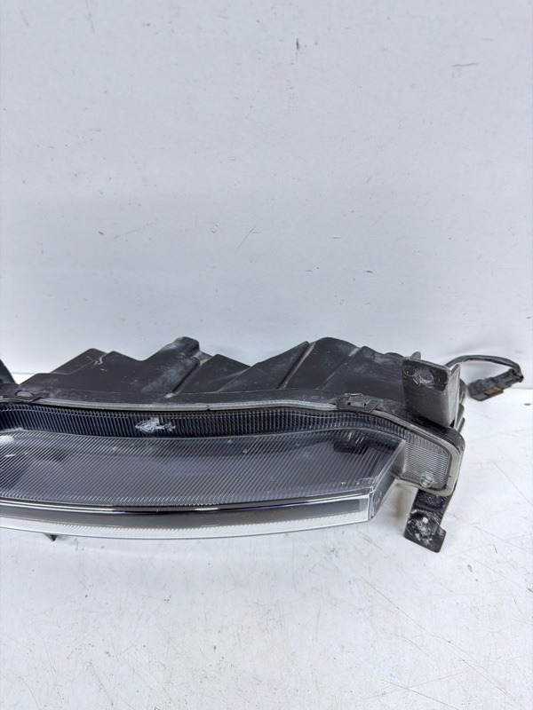 Фара противотуманная левая