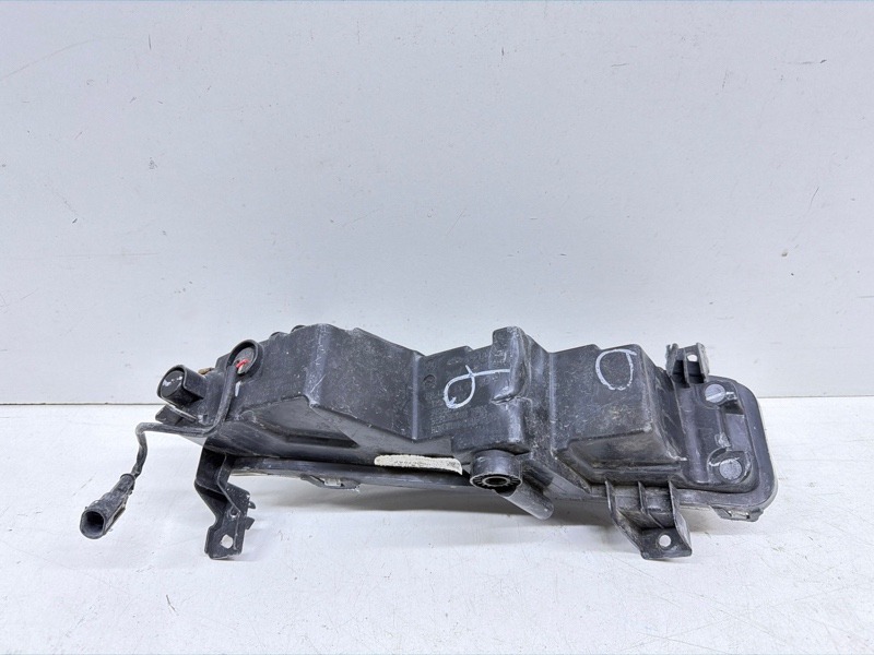 Фара противотуманная левая