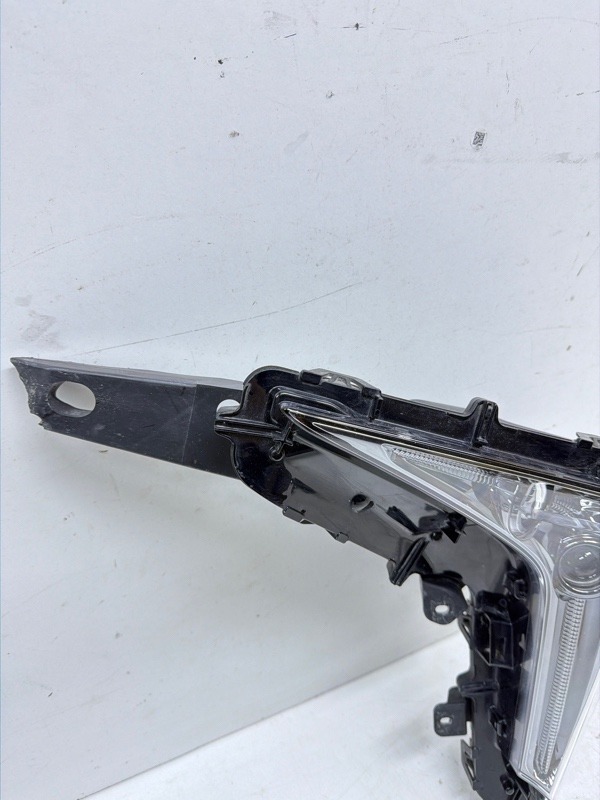 Фара противотуманная левая