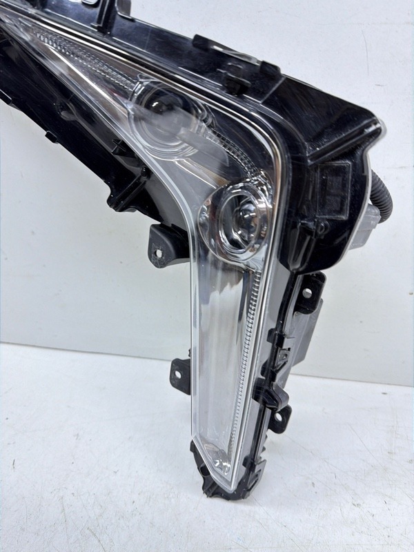 Фара противотуманная левая