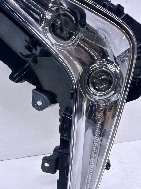 Фара противотуманная левая