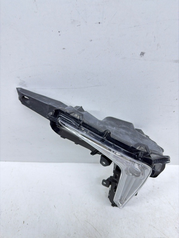 Фара противотуманная левая