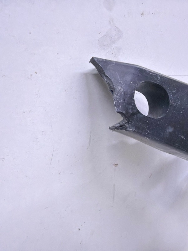 Фара противотуманная левая