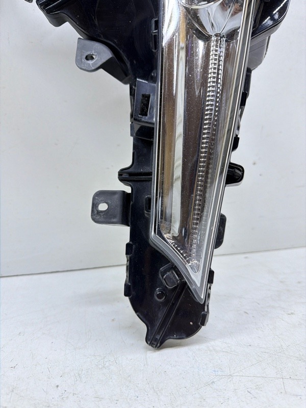 Фара противотуманная левая