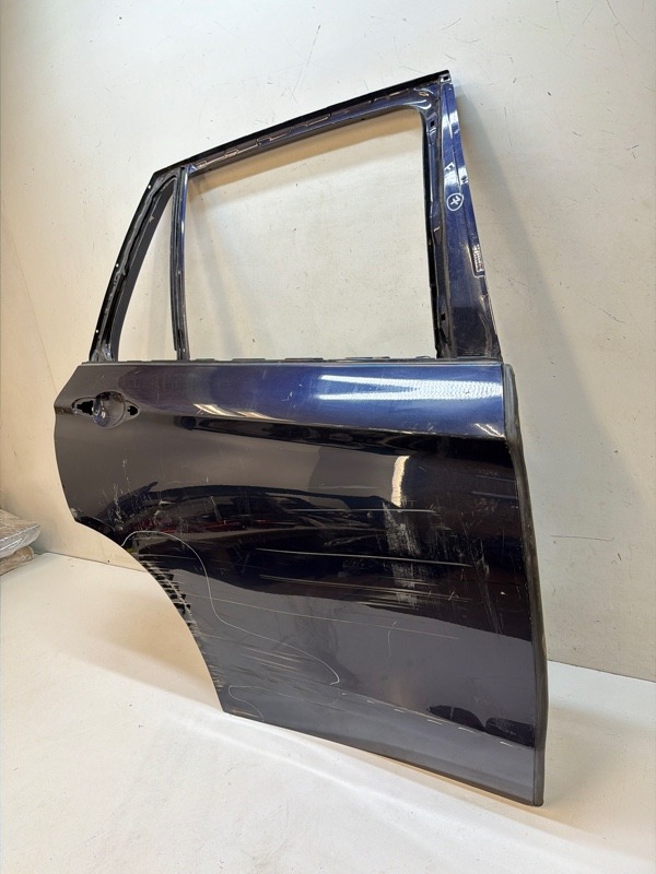 Дверь задняя правая