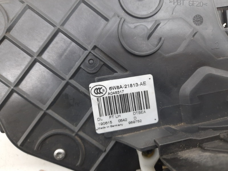 Замок двери передней левой