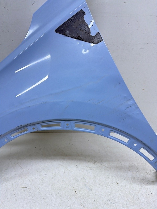 Крыло переднее левое