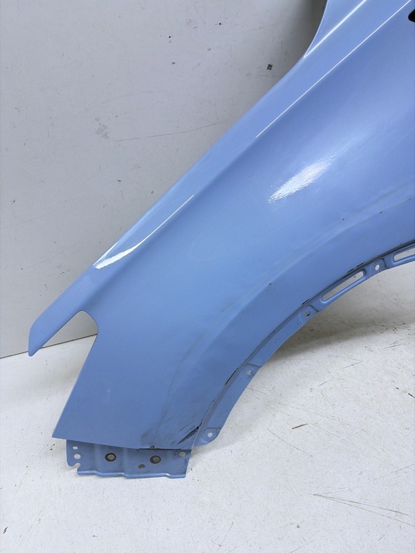 Крыло переднее левое