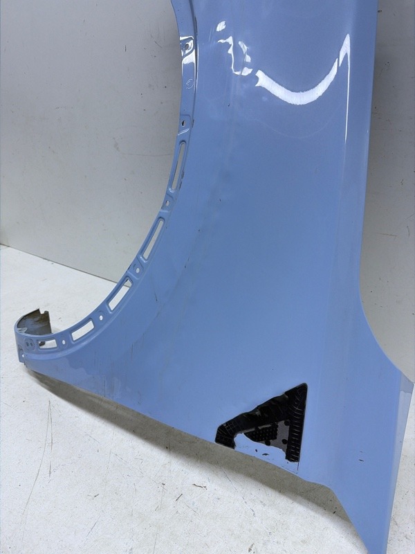 Крыло переднее левое