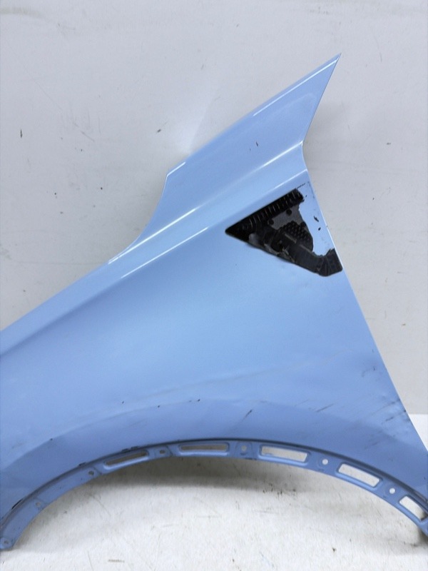 Крыло переднее левое