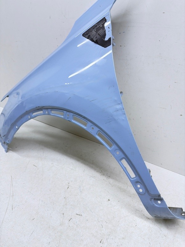 Крыло переднее левое