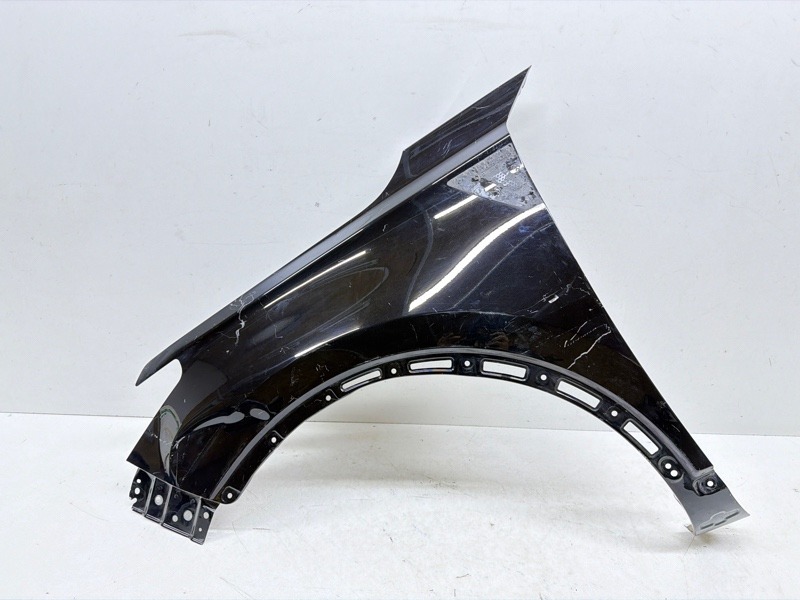 Крыло переднее левое