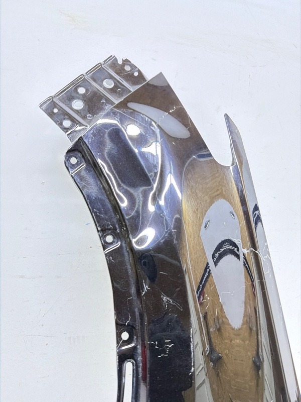 Крыло переднее левое