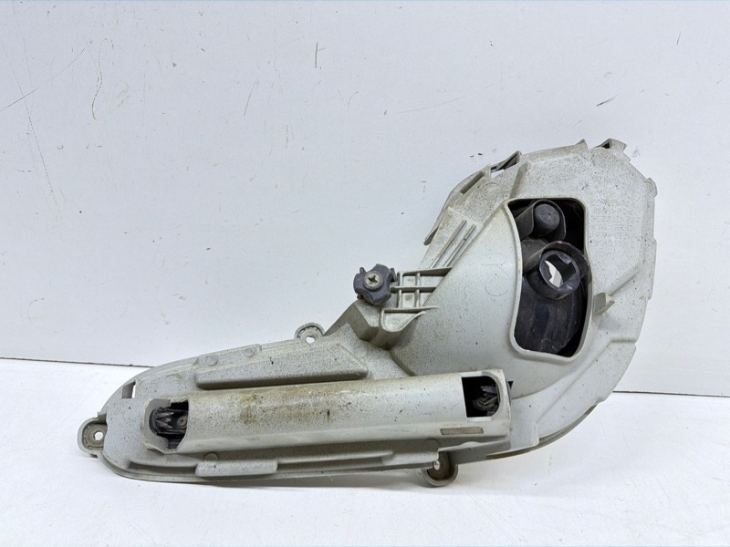 Фара противотуманная правая