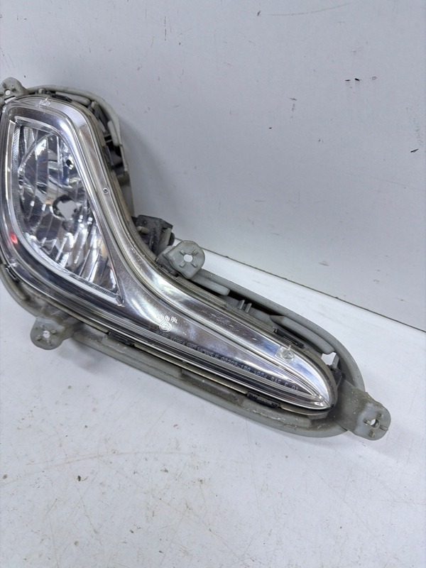 Фара противотуманная правая