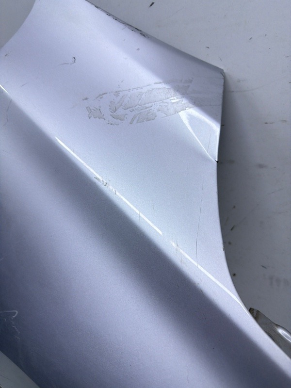 Крыло переднее правое