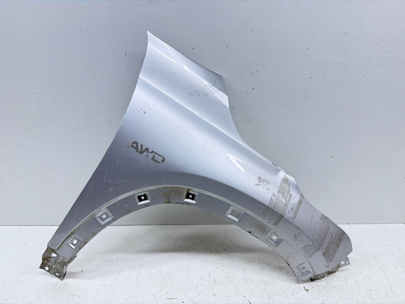 Крыло переднее правое