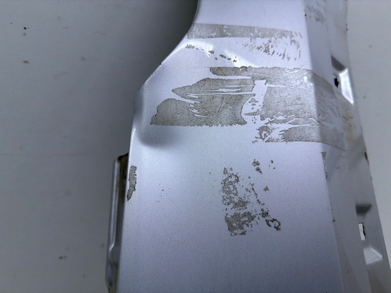 Крыло переднее правое