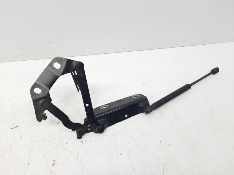 Петля капота правая