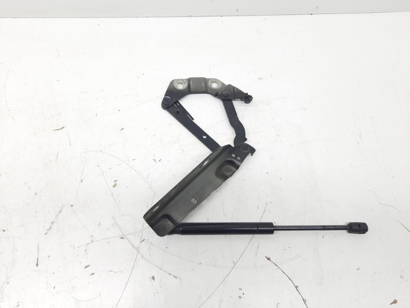 Петля капота правая