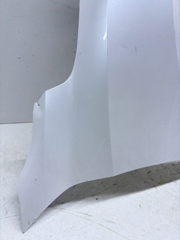 Крыло переднее правое