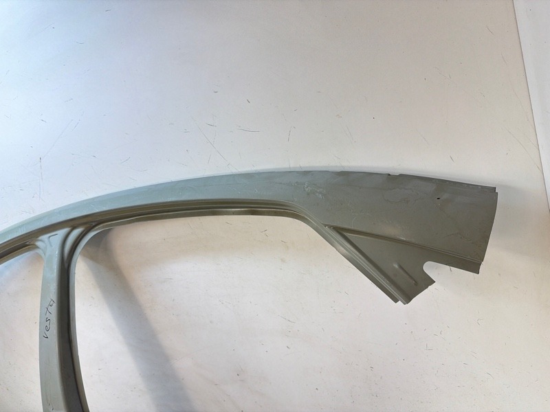 Кузовной элемент