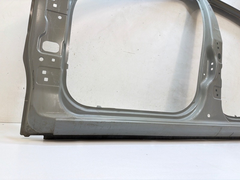 Кузовной элемент