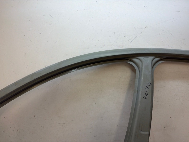 Кузовной элемент