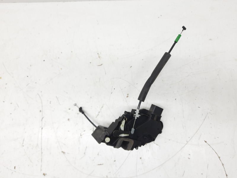 Замок двери задней левой